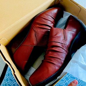 Dark tan formal leather shoes from Clarks!